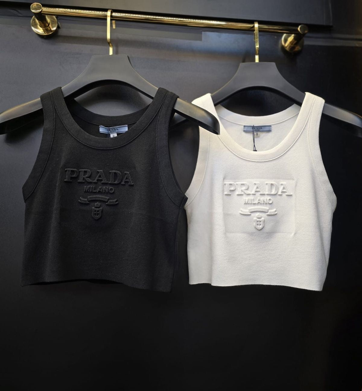 TOPS BLACK/WHITE